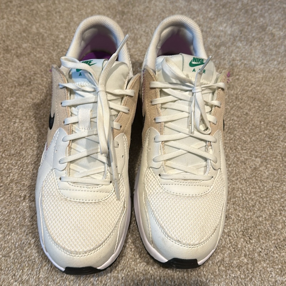 Nike Women's Air Max Excee Shoes - Picture 3 of 4